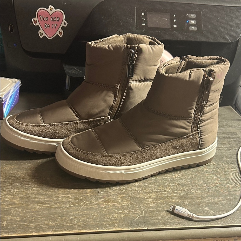 Blondo Waterproof Beige Suede & Quilted Zip‎ Up boots